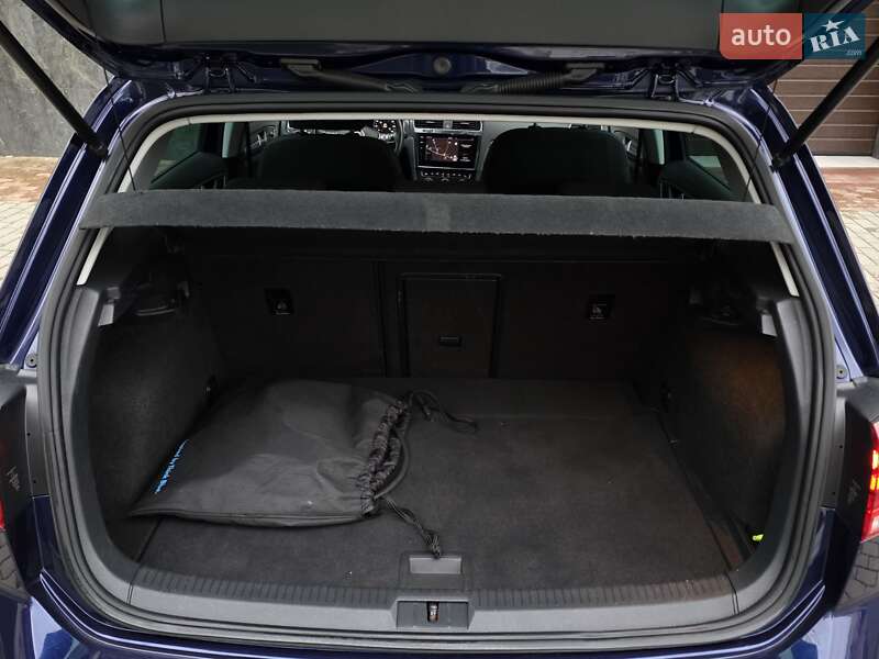 Хэтчбек Volkswagen e-Golf 2018 в Тернополе фото 31 Хэтчбек Volkswagen e-Golf 2018 в Тернополе