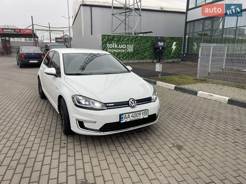 Хэтчбек Volkswagen e-Golf 2017 в Киеве