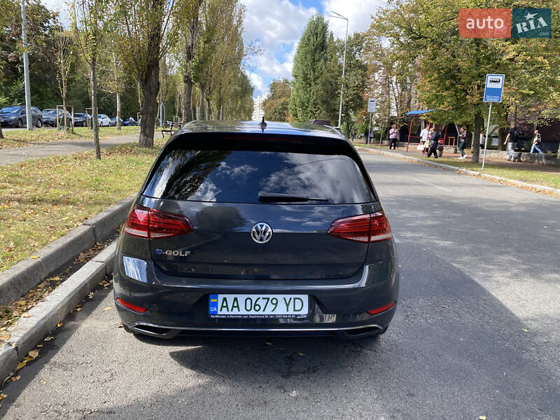 Хэтчбек Volkswagen e-Golf 2018 в Киеве