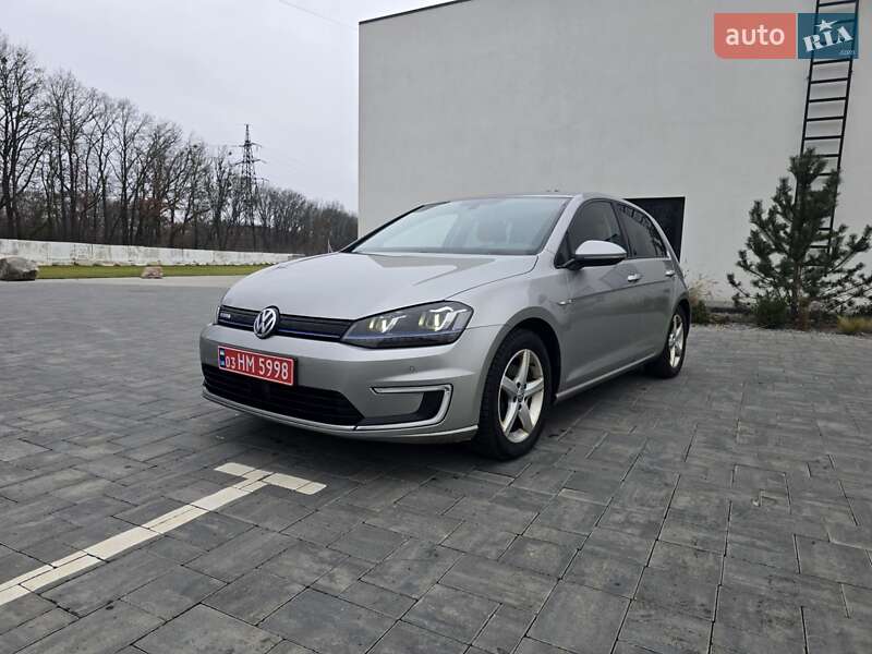 Volkswagen e-Golf 2015