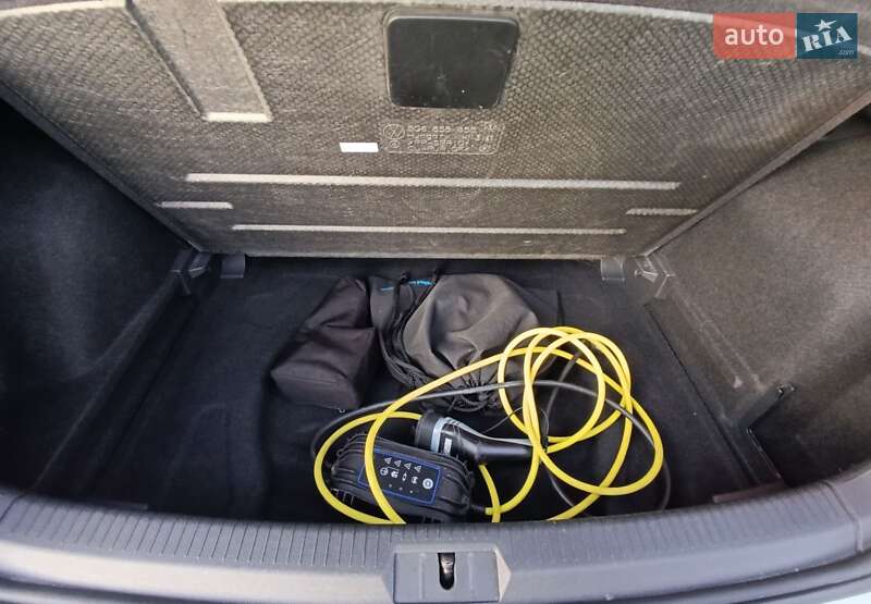 Хетчбек Volkswagen e-Golf 2018 в Львові фото 18 Хетчбек Volkswagen e-Golf 2018 в Львові