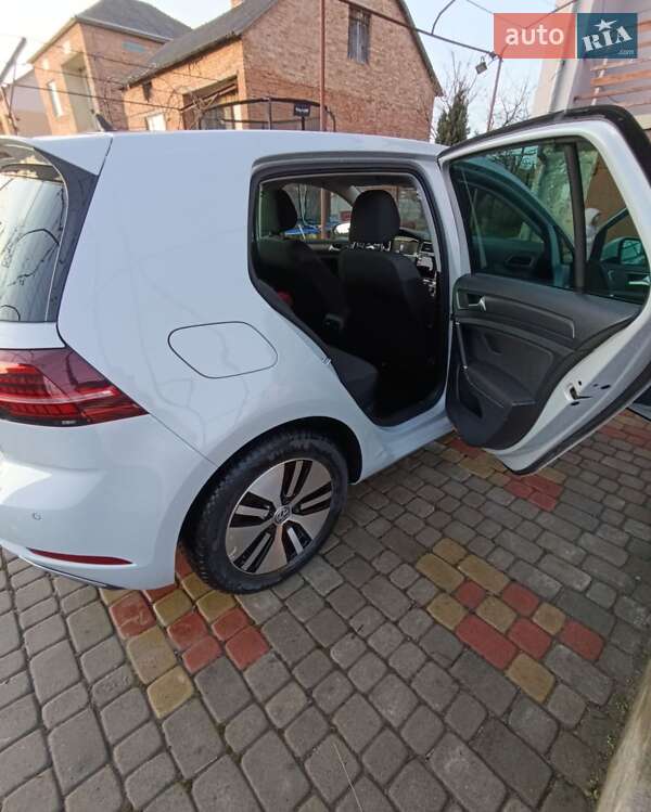 Хетчбек Volkswagen e-Golf 2018 в Львові фото 14 Хетчбек Volkswagen e-Golf 2018 в Львові