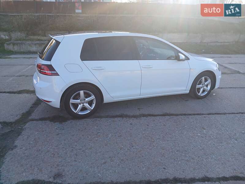 Хэтчбек Volkswagen e-Golf 2014 в Харькове