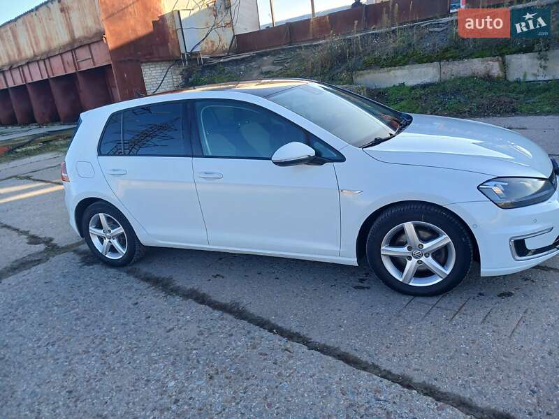 Хэтчбек Volkswagen e-Golf 2014 в Харькове