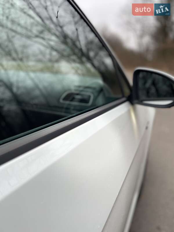 Хэтчбек Volkswagen e-Golf 2017 в Луцке фото 22 Хэтчбек Volkswagen e-Golf 2017 в Луцке