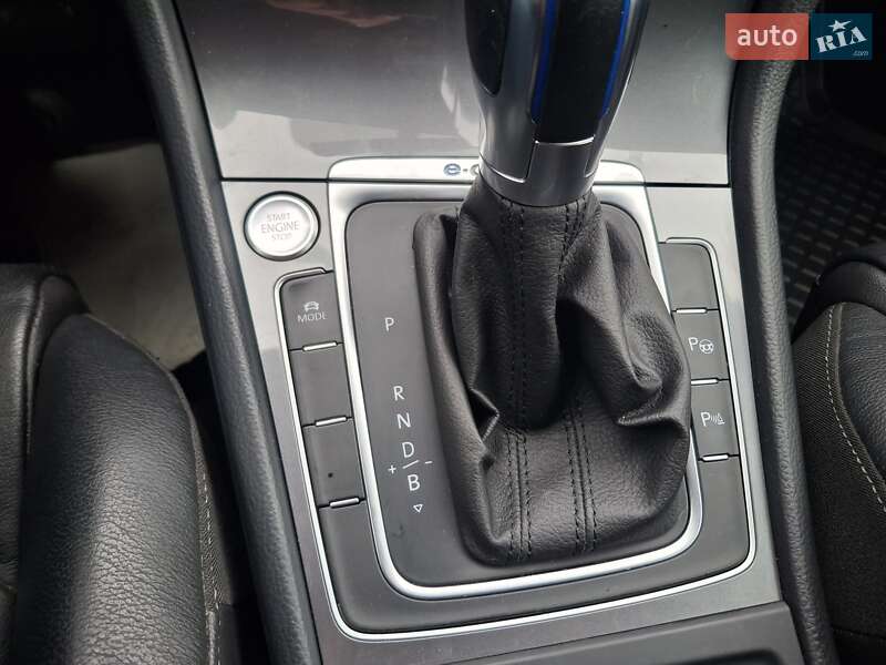 Хетчбек Volkswagen e-Golf 2015 в Полтаві фото 19 Хетчбек Volkswagen e-Golf 2015 в Полтаві