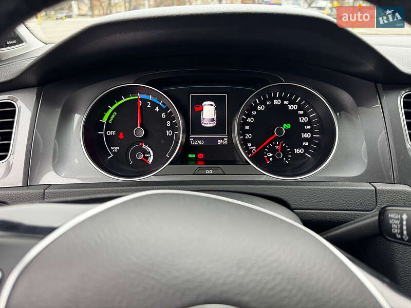 Хетчбек Volkswagen e-Golf 2015 в Броварах фото 16 Хетчбек Volkswagen e-Golf 2015 в Броварах