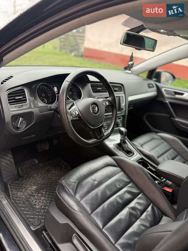 Хэтчбек Volkswagen e-Golf 2015 в Городке фото 8 Хэтчбек Volkswagen e-Golf 2015 в Городке