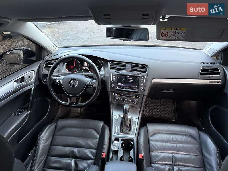 Хетчбек Volkswagen e-Golf 2015 в Луцьку