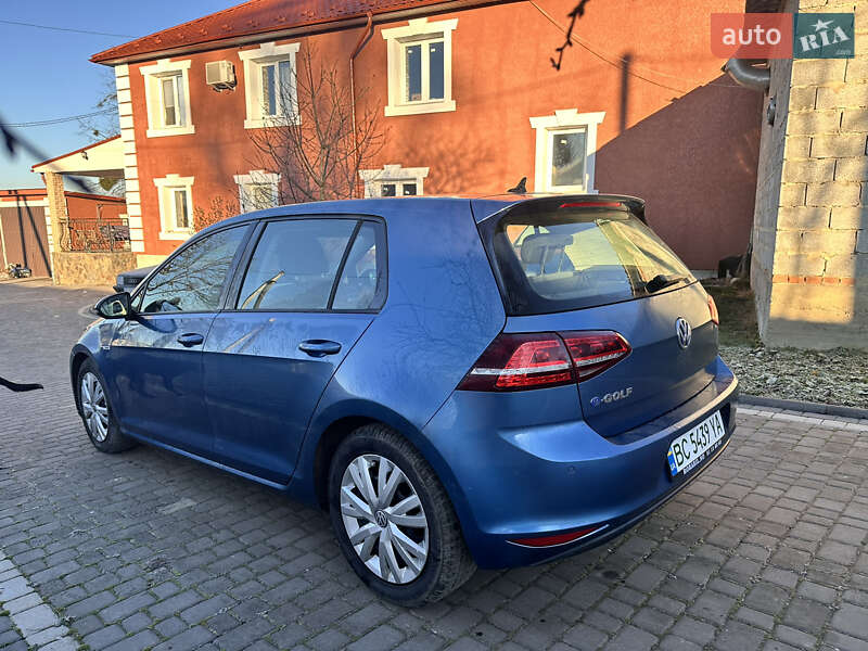 Хетчбек Volkswagen e-Golf 2014 в Чернівцях