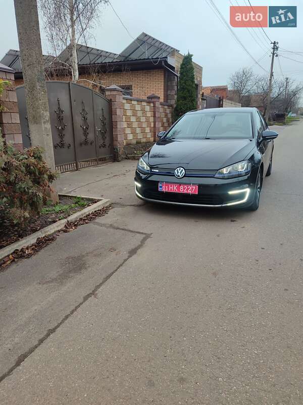 Хетчбек Volkswagen e-Golf 2016 в Кривому Розі фото 6 Хетчбек Volkswagen e-Golf 2016 в Кривому Розі