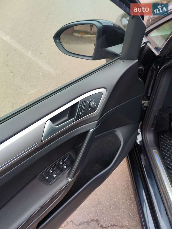 Хетчбек Volkswagen e-Golf 2016 в Кривому Розі фото 13 Хетчбек Volkswagen e-Golf 2016 в Кривому Розі