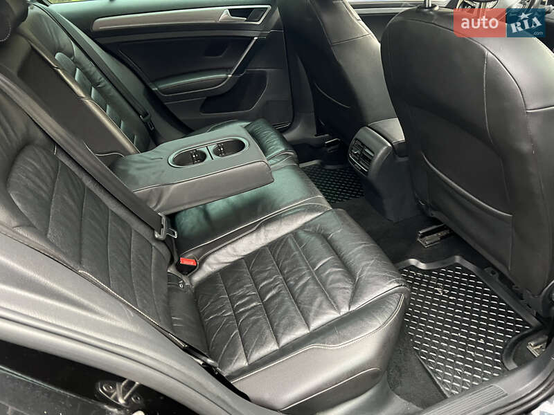 Хетчбек Volkswagen e-Golf 2016 в Львові