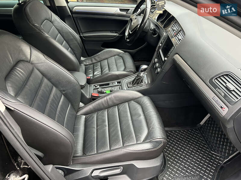 Хетчбек Volkswagen e-Golf 2016 в Львові