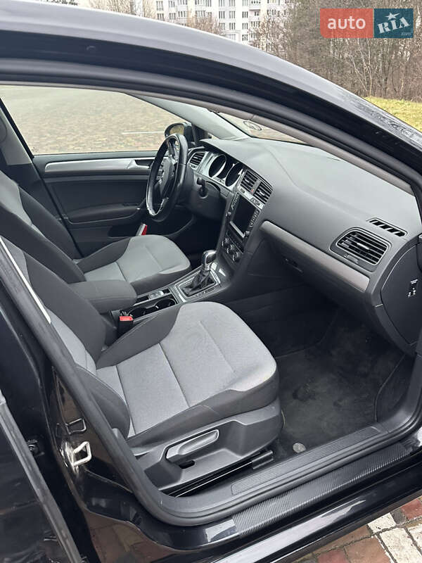 Хетчбек Volkswagen e-Golf 2014 в Тернополі фото 14 Хетчбек Volkswagen e-Golf 2014 в Тернополі