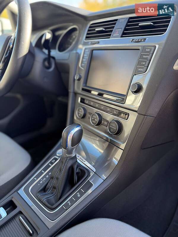 Хетчбек Volkswagen e-Golf 2014 в Івано-Франківську