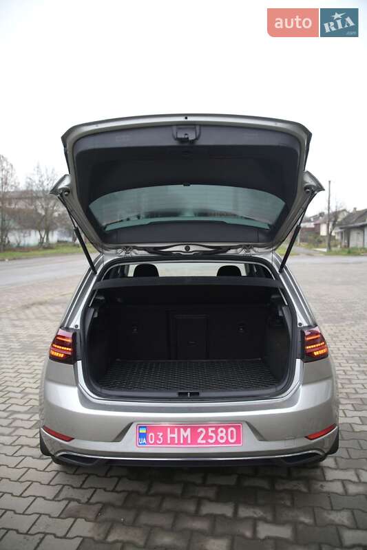 Хэтчбек Volkswagen e-Golf 2017 в Дубно