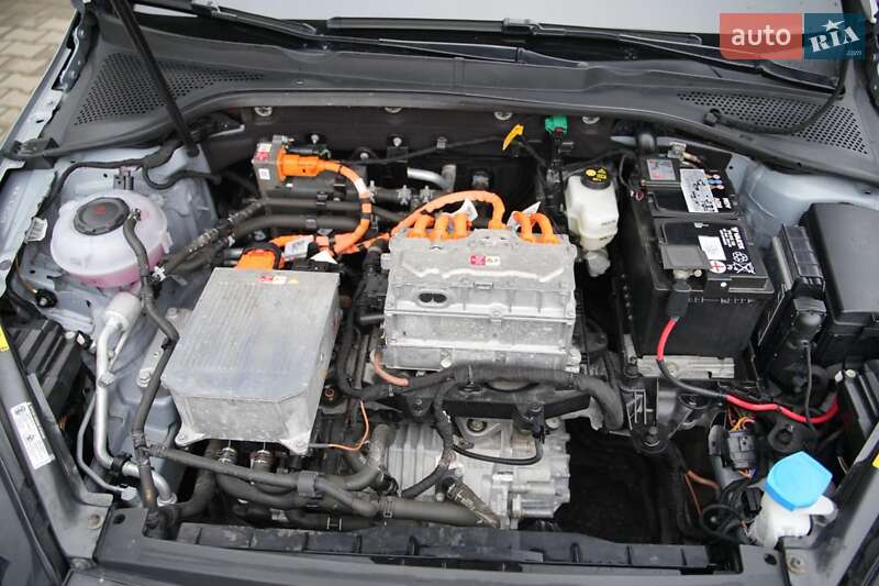 Хэтчбек Volkswagen e-Golf 2017 в Дубно