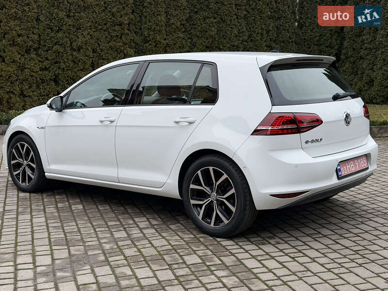 Хетчбек Volkswagen e-Golf 2015 в Рівному
