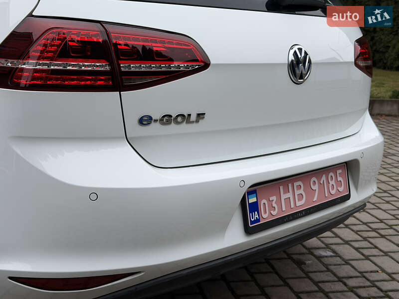 Хетчбек Volkswagen e-Golf 2015 в Рівному