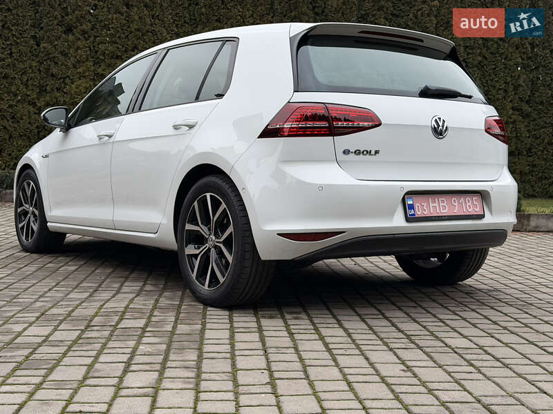 Хетчбек Volkswagen e-Golf 2015 в Рівному