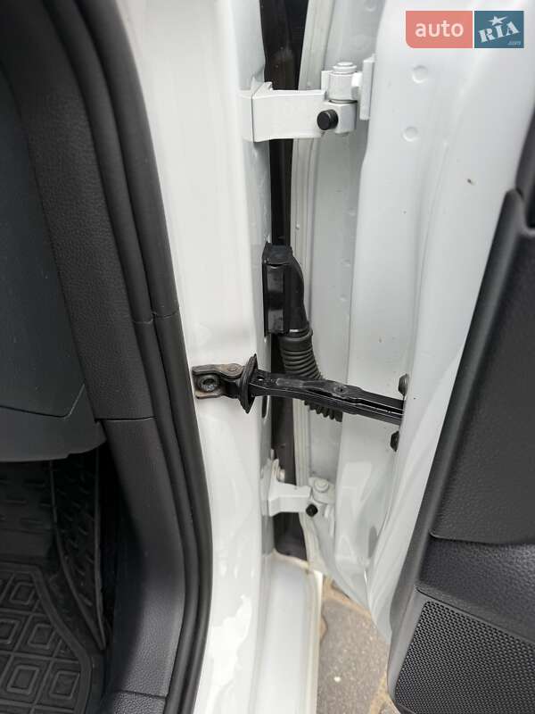 Хэтчбек Volkswagen e-Golf 2020 в Львове фото 5 Хэтчбек Volkswagen e-Golf 2020 в Львове