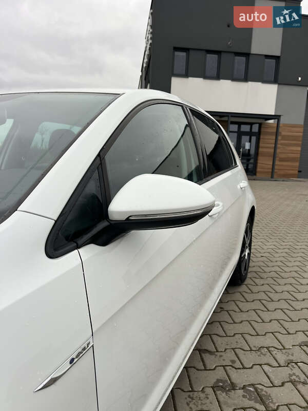 Хэтчбек Volkswagen e-Golf 2015 в Ковеле