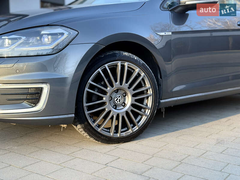 Хэтчбек Volkswagen e-Golf 2018 в Ковеле