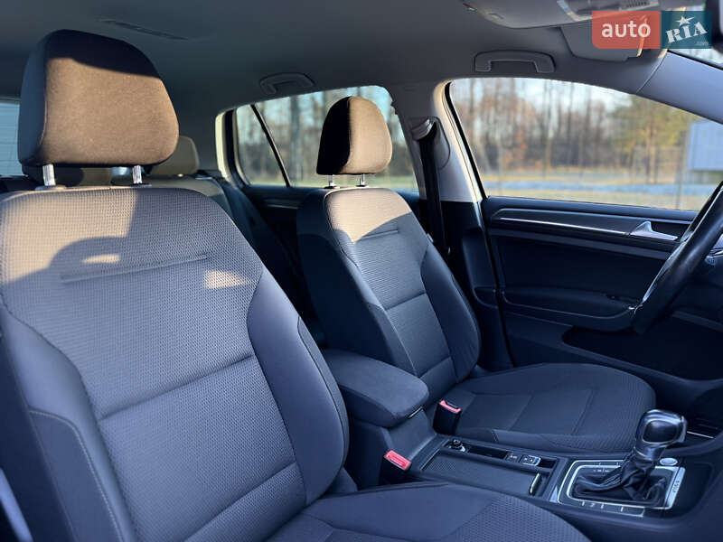 Хэтчбек Volkswagen e-Golf 2018 в Ковеле