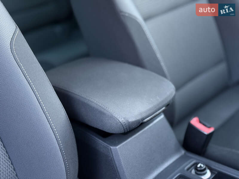 Хэтчбек Volkswagen e-Golf 2018 в Ковеле