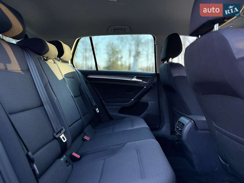 Хэтчбек Volkswagen e-Golf 2018 в Ковеле