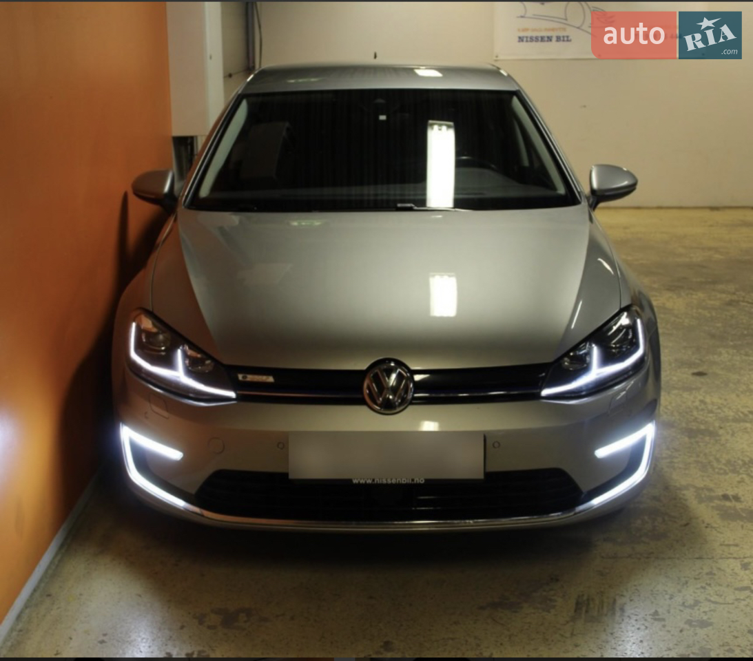 Авто в гарному стані,без дтп рідна фарба,
Адекватний торг присутній,
Можлива доставка в інше місто.
Максимальна комплектація,є все крім шкіряного салону,
-Матричне світло з вирізанням зустрічних авто,
-Безключовий доступ,
-Старт стоп,
-Складання і підсвітка дзеркал,
-Камера,
-Тепловий насос,
-Підсвітка салону,
-Підігрів сидінь.
Та інше.