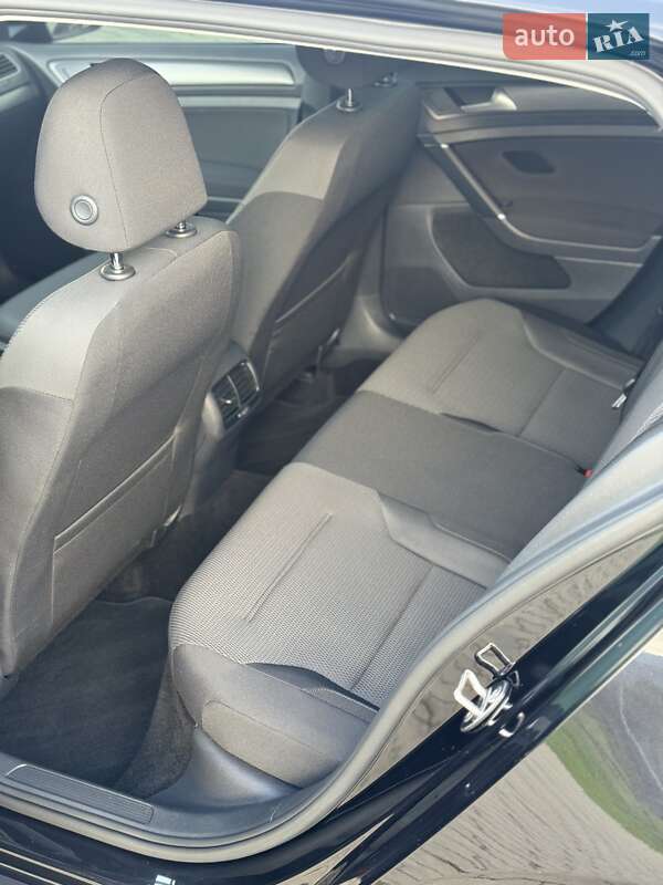 Хэтчбек Volkswagen e-Golf 2020 в Мукачево фото 25 Хэтчбек Volkswagen e-Golf 2020 в Мукачево