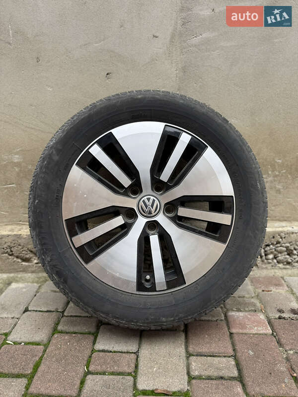 Хетчбек Volkswagen e-Golf 2020 в Береговому