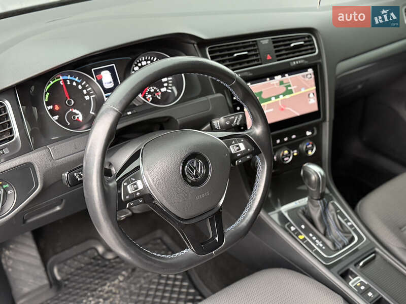 Хетчбек Volkswagen e-Golf 2020 в Береговому