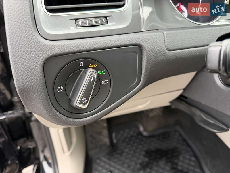 Хетчбек Volkswagen e-Golf 2015 в Луцьку