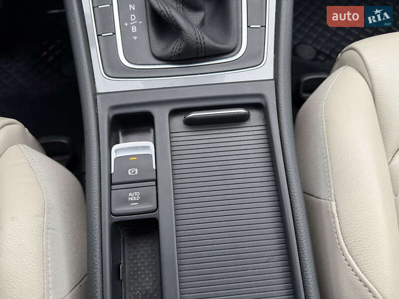 Хетчбек Volkswagen e-Golf 2015 в Луцьку