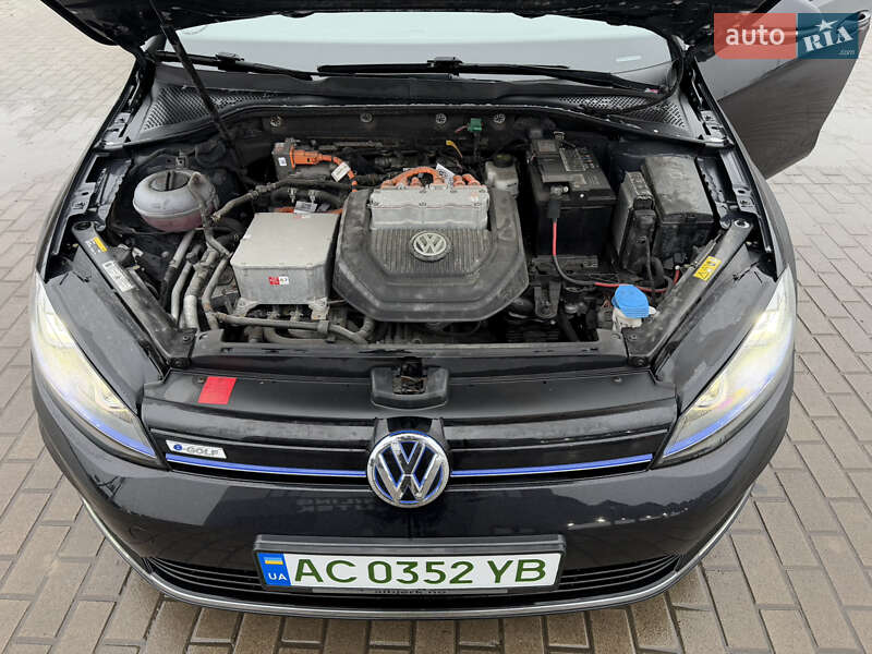 Хетчбек Volkswagen e-Golf 2015 в Луцьку