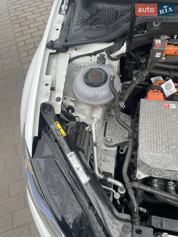 Хетчбек Volkswagen e-Golf 2020 в Луцьку