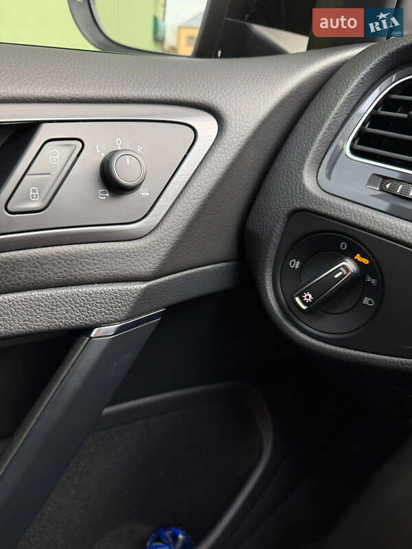 Хэтчбек Volkswagen e-Golf 2019 в Львове