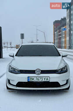 Хетчбек Volkswagen e-Golf 2016 в Рівному