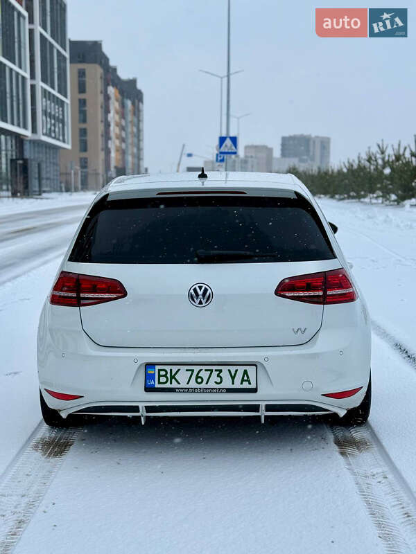 Хэтчбек Volkswagen e-Golf 2016 в Ровно