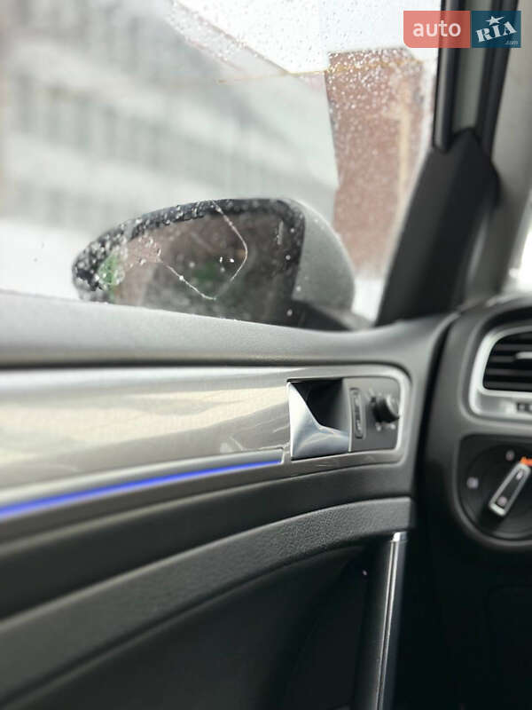 Хэтчбек Volkswagen e-Golf 2016 в Ровно