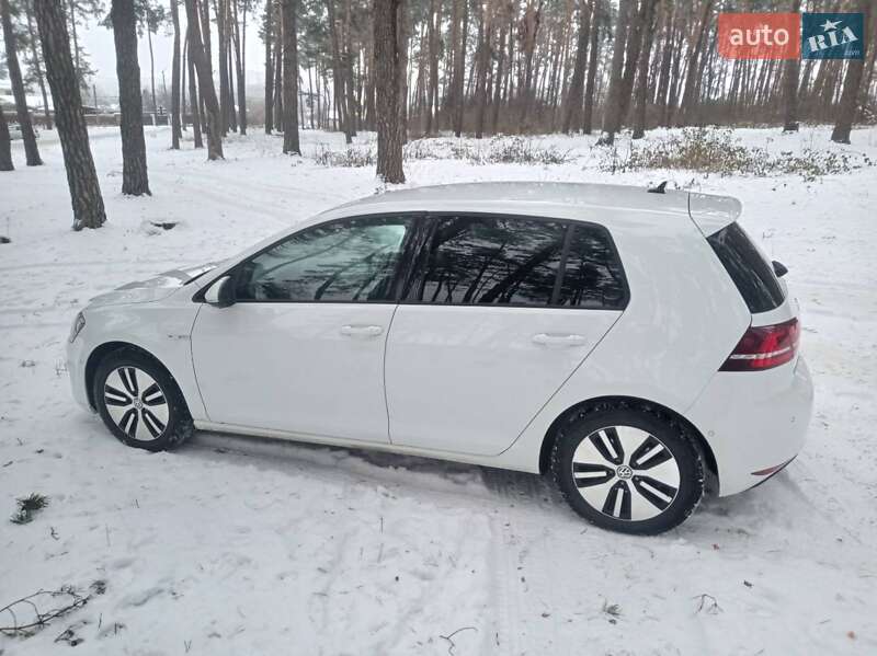 Хетчбек Volkswagen e-Golf 2014 в Житомирі