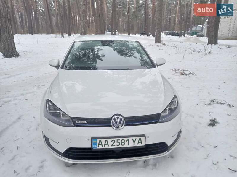 Хетчбек Volkswagen e-Golf 2014 в Житомирі