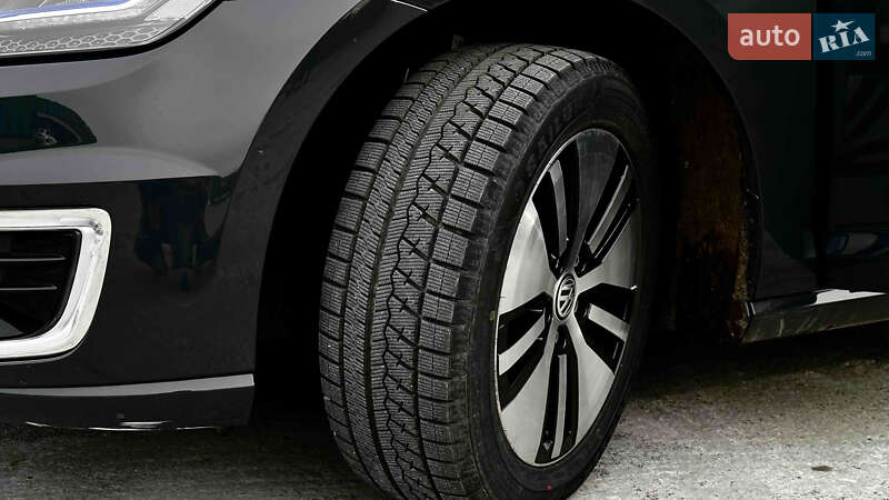 Хетчбек Volkswagen e-Golf 2020 в Хмельницькому