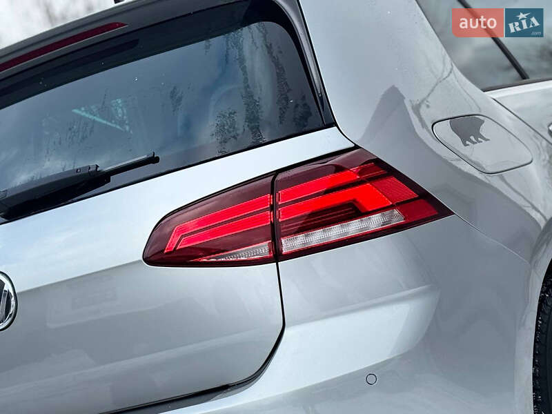 Хэтчбек Volkswagen e-Golf 2017 в Трускавце