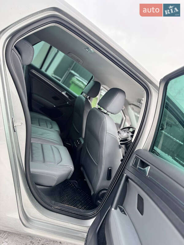 Хэтчбек Volkswagen e-Golf 2017 в Трускавце