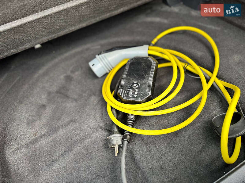 Хэтчбек Volkswagen e-Golf 2017 в Трускавце