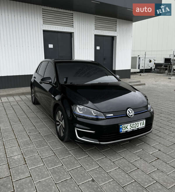 Хетчбек Volkswagen e-Golf 2014 в Рівному